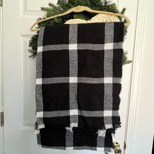 Old Navy wrap/scarf new with tags